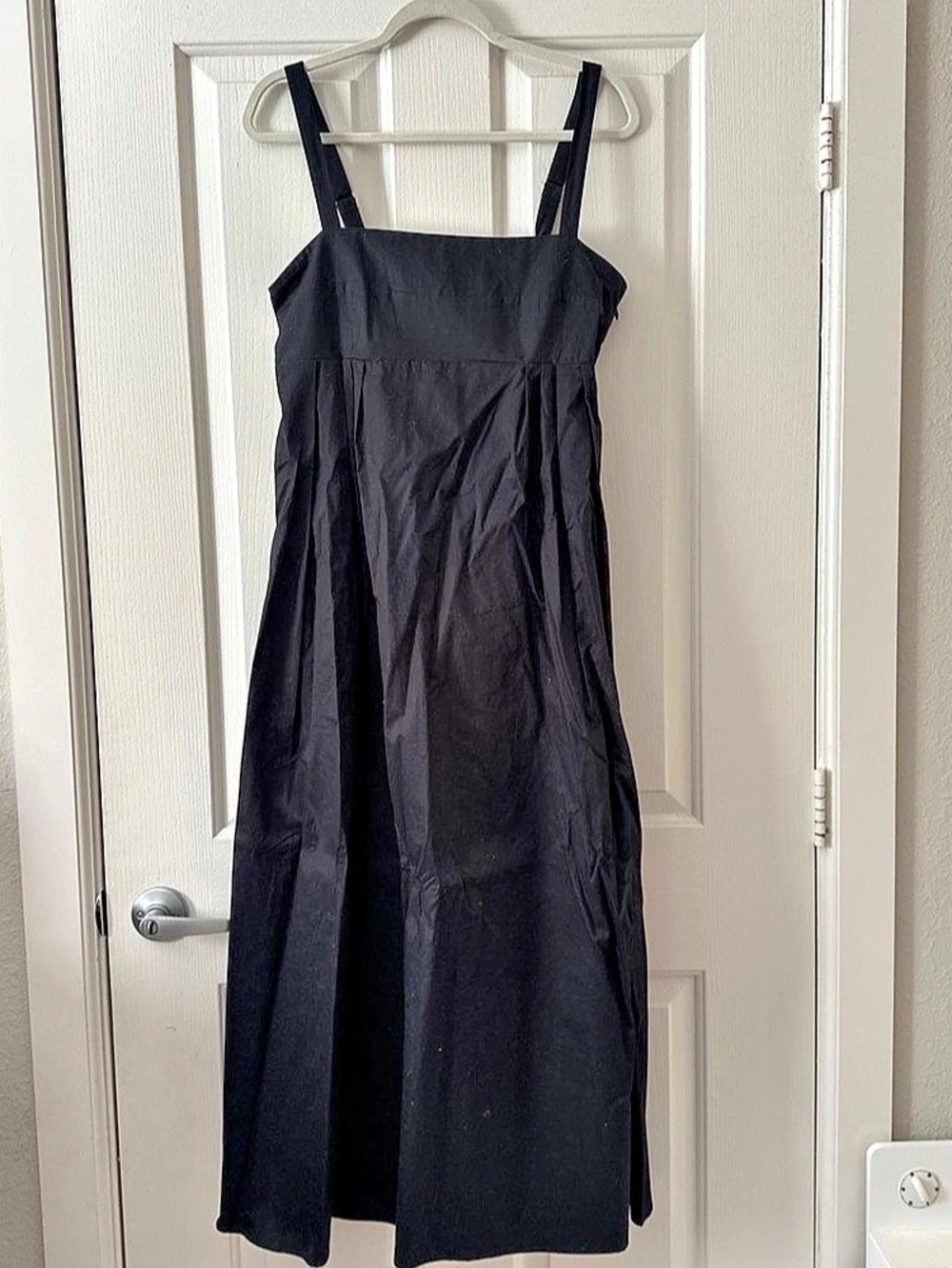 Forever 21Smocked Poplin Midi Dress Black